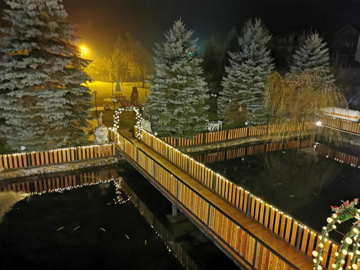 Popasul Lu' Voda Borşa エクステリア 写真